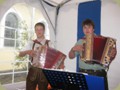 Die Musikanten Andreas Hofmeister
und Felix Ach spielen auf