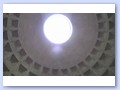 Berühmte Lichtöffnung im Pantheon